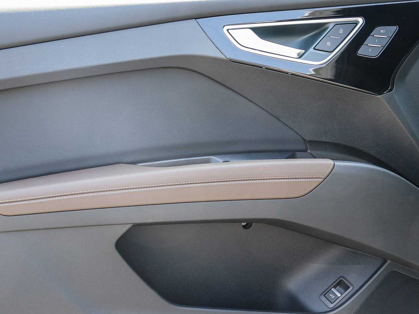 Thumbnail: 2025 Audi Q4 e-tron - 21