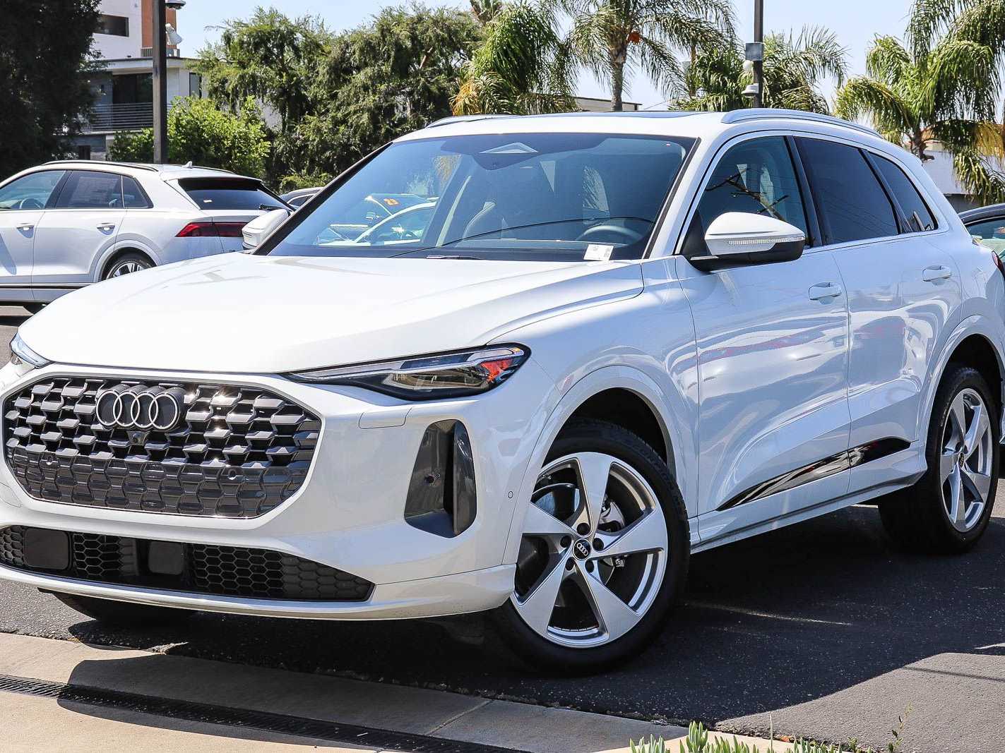 Thumbnail: 2025 Audi Q5 - 1