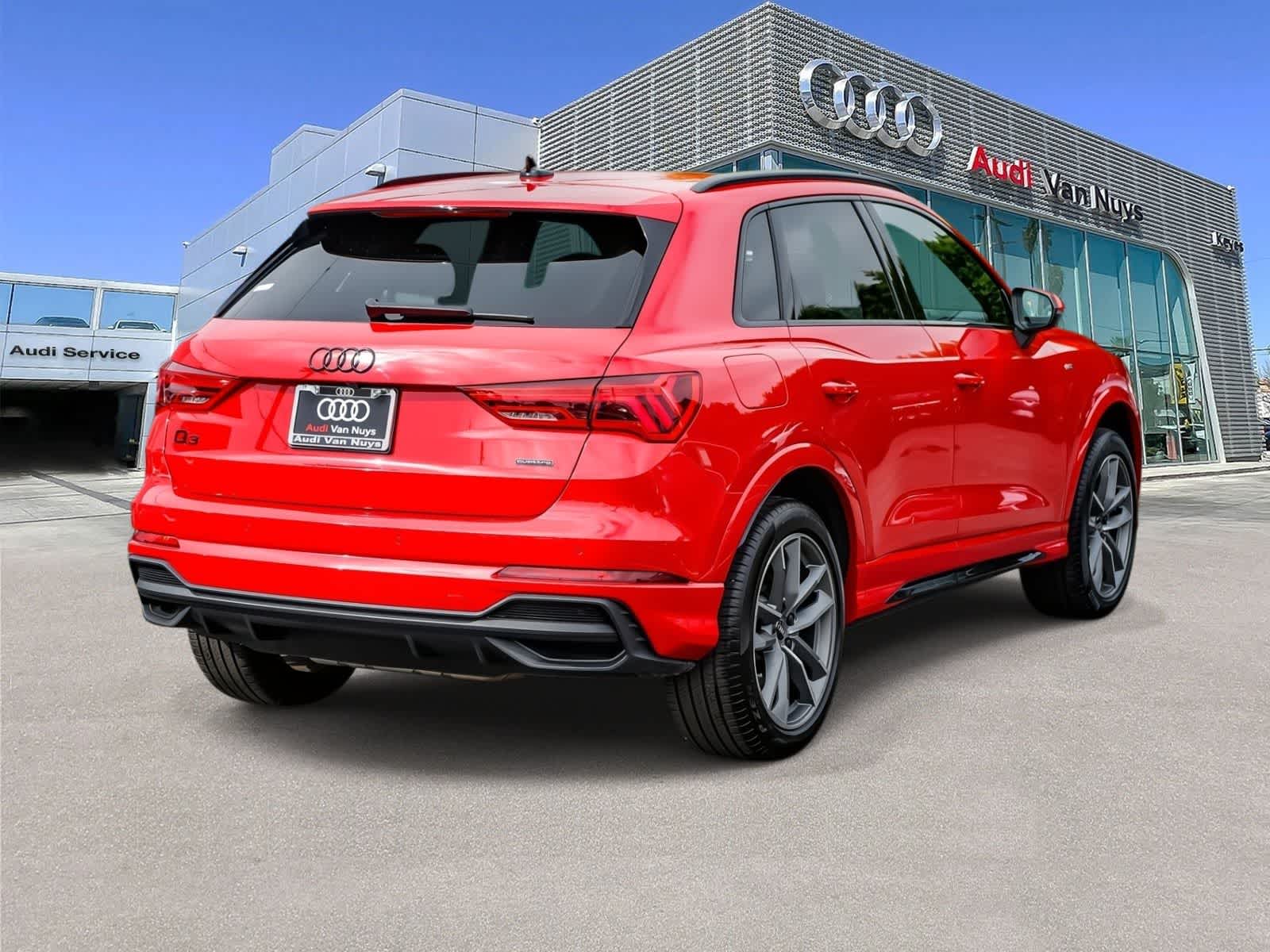 Thumbnail: 2025 Audi Q3 - 4