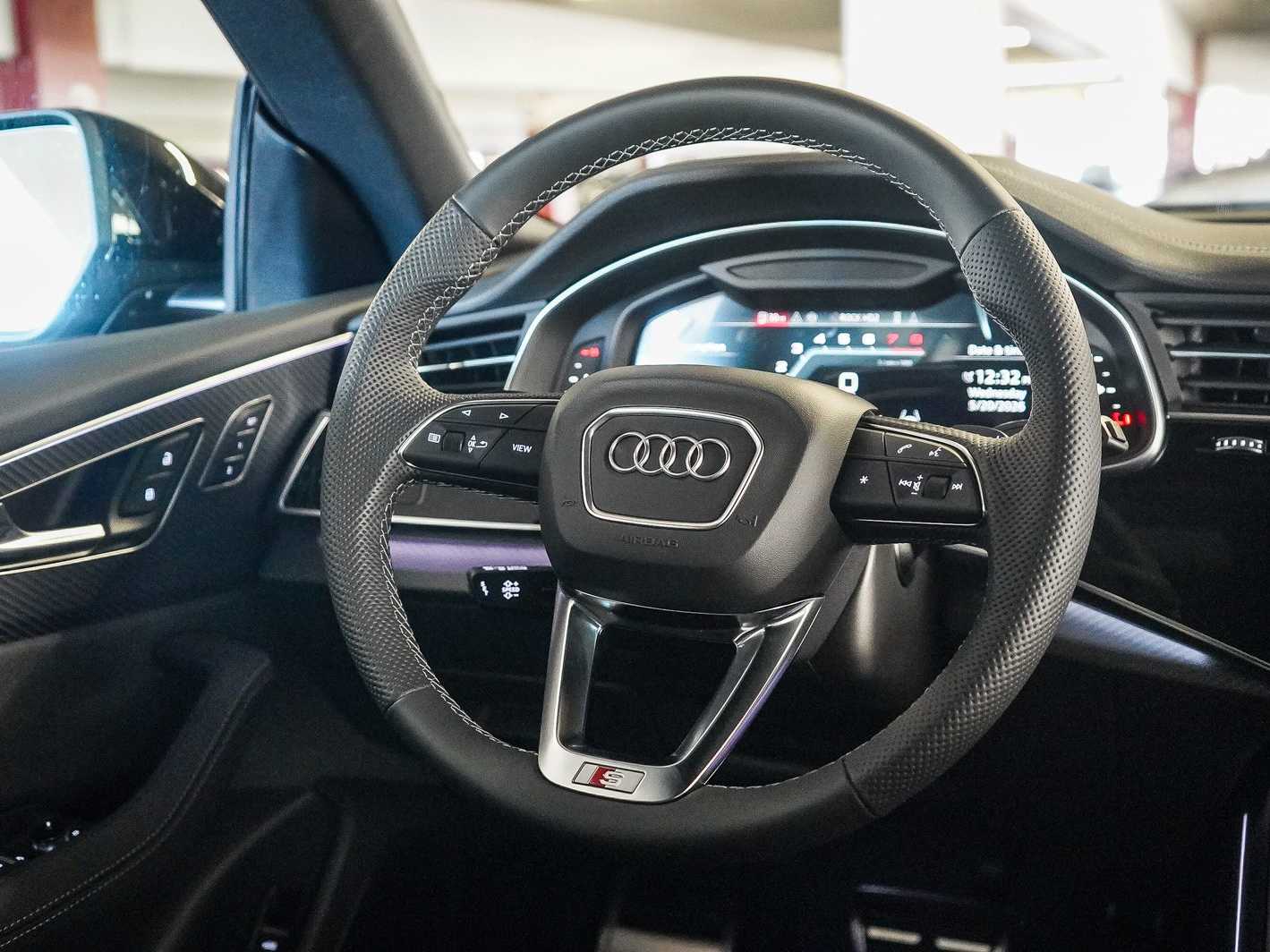 Thumbnail: 2026 Audi SQ8 - 15