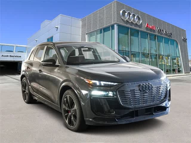 Thumbnail: 2025 Audi SQ6 e-tron - 4