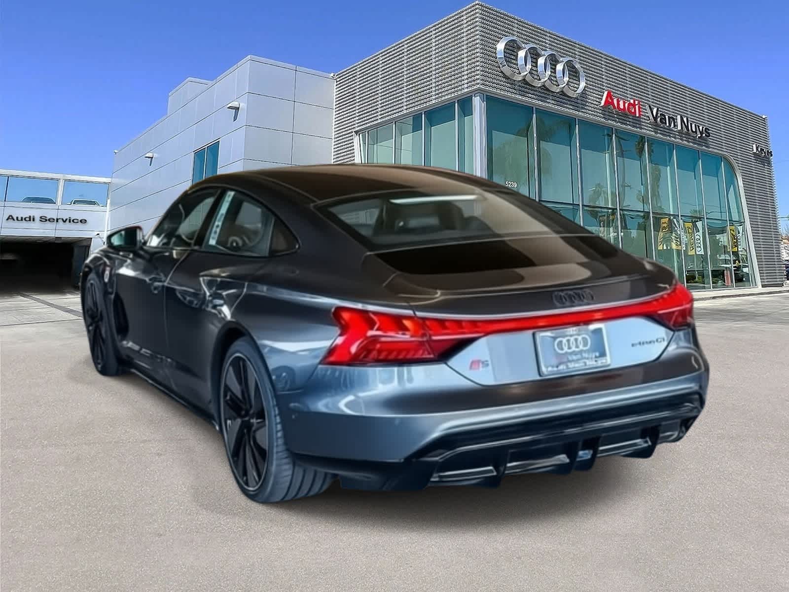 Thumbnail: 2026 Audi e-tron GT - 6