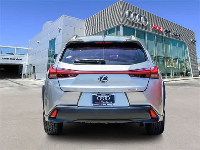 Thumbnail: 2020 Lexus UX - 3