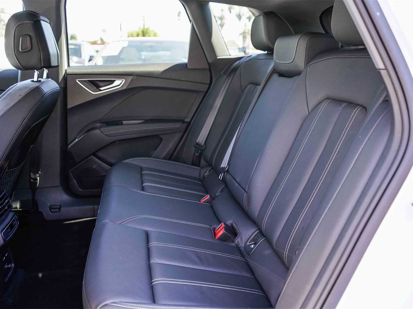 Thumbnail: 2024 Audi Q4 e-tron - 18