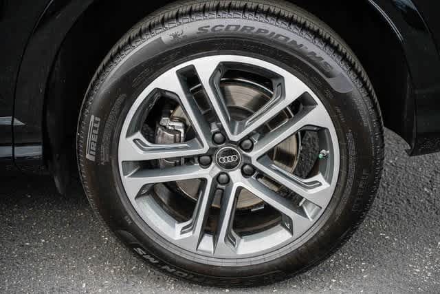 Thumbnail: 2025 Audi Q5 - 10