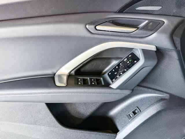 Thumbnail: 2025 Audi Q5 - 22