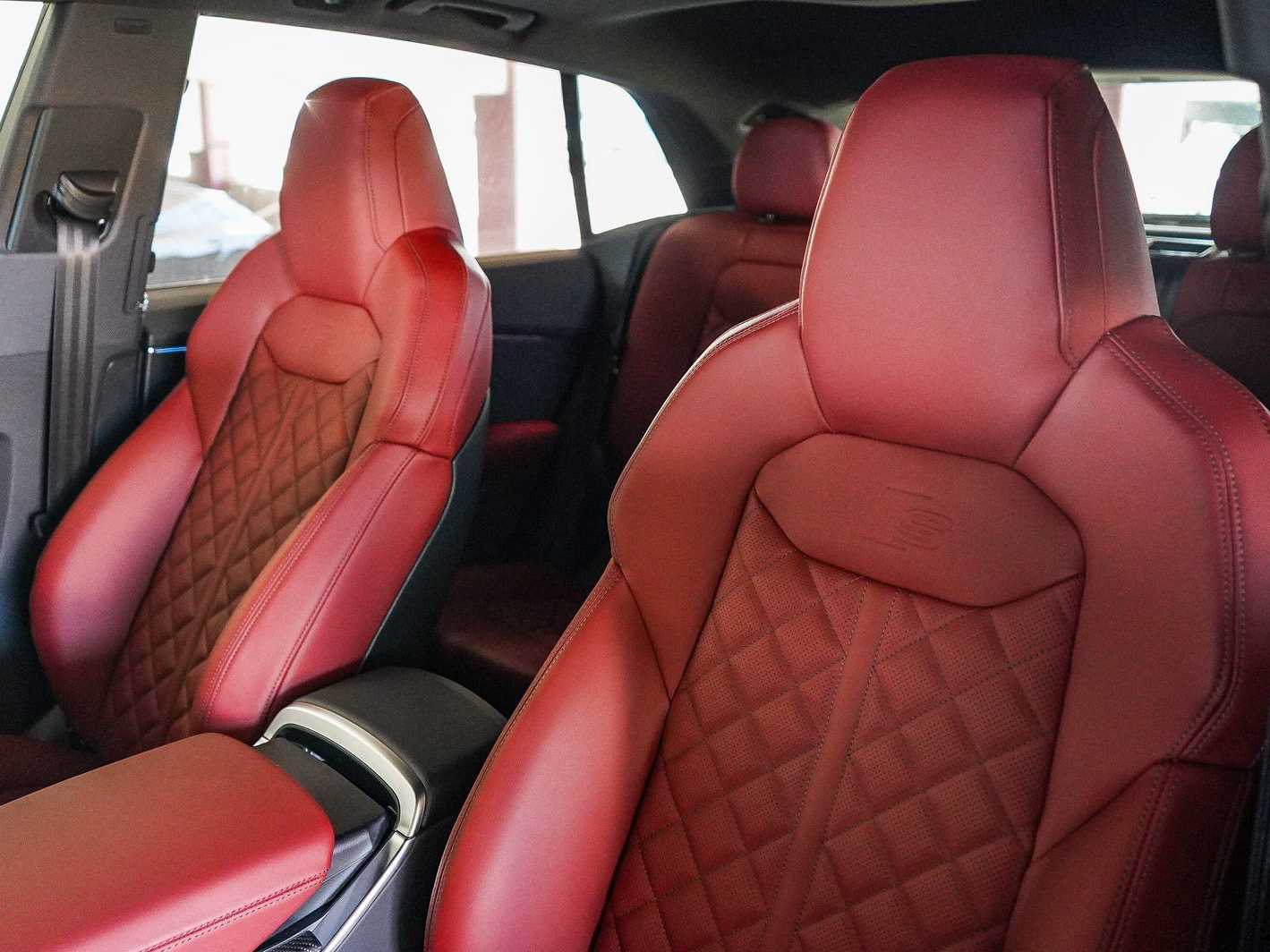 Thumbnail: 2026 Audi SQ8 - 26