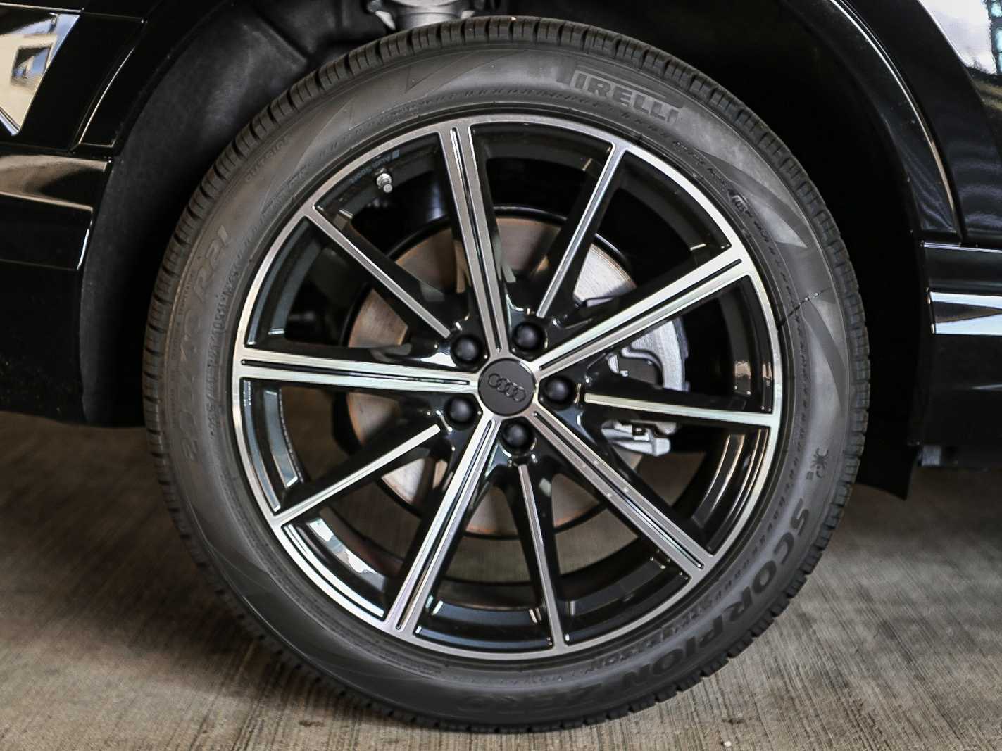 Thumbnail: 2026 Audi Q7 - 11