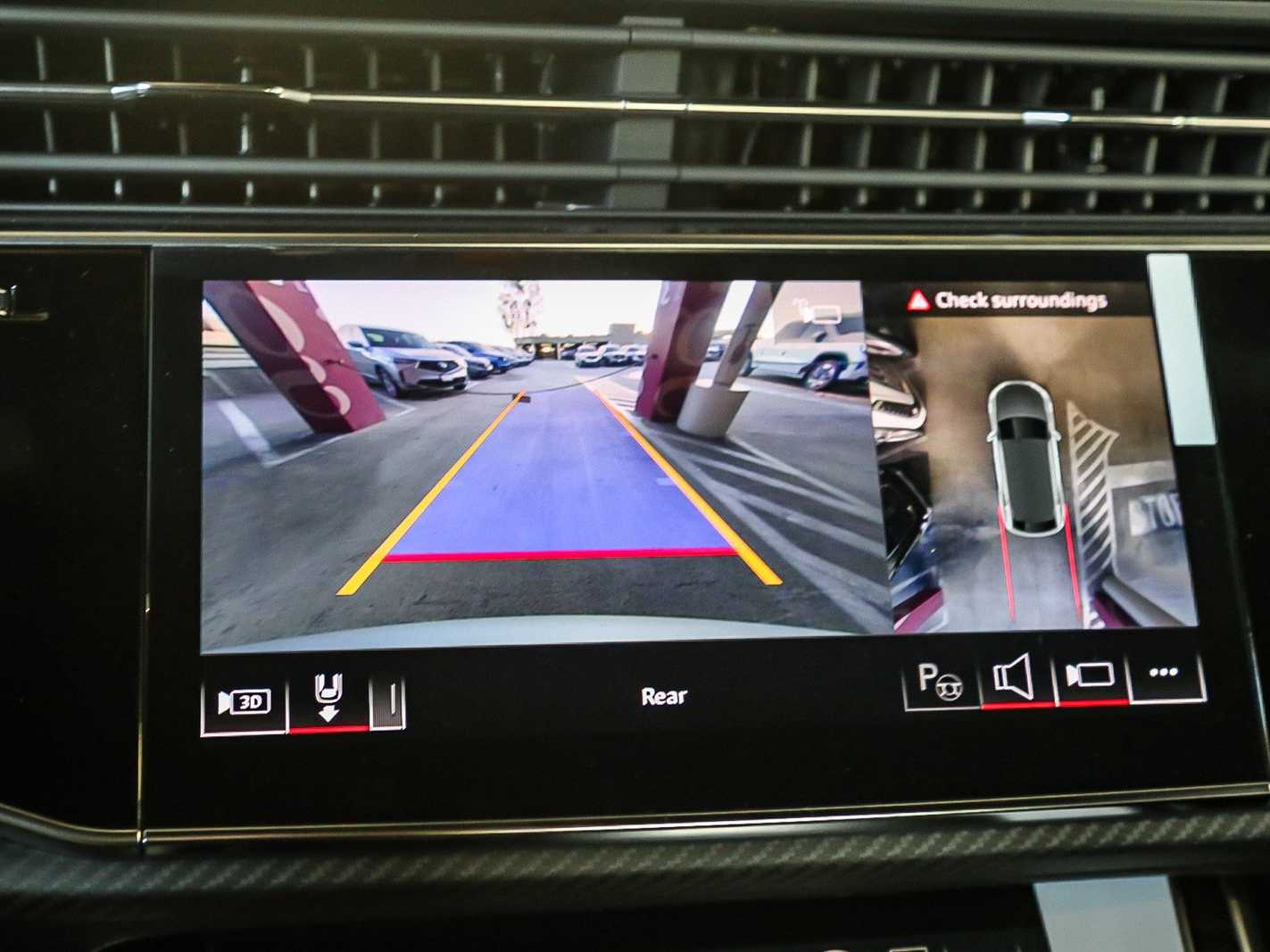 Thumbnail: 2026 Audi SQ8 - 20