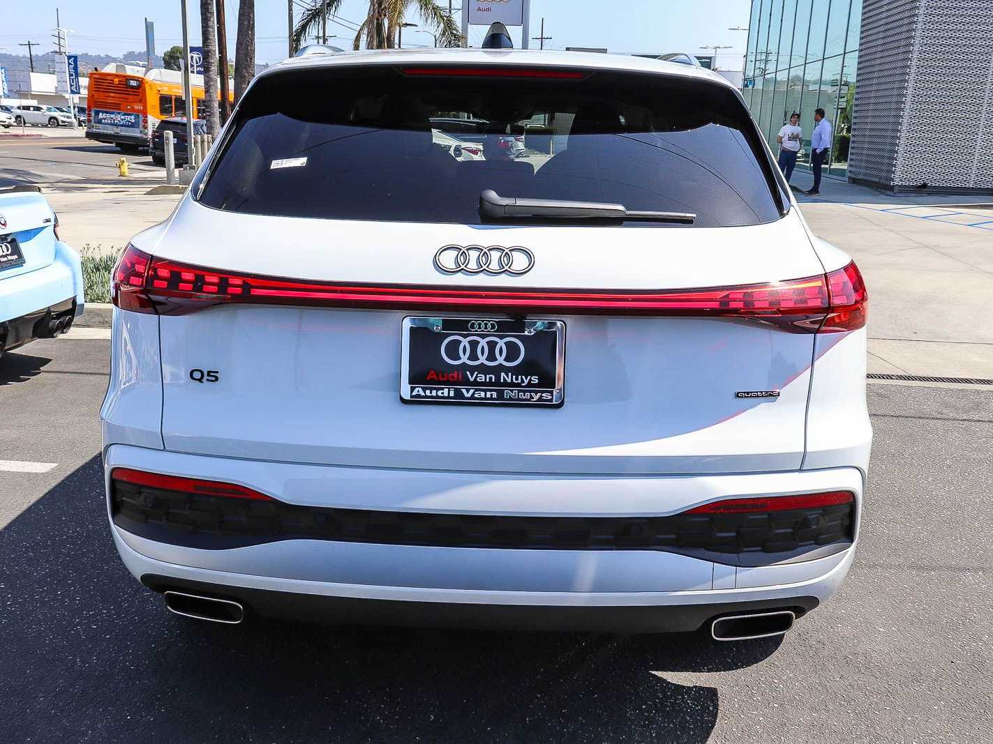 Thumbnail: 2025 Audi Q5 - 3