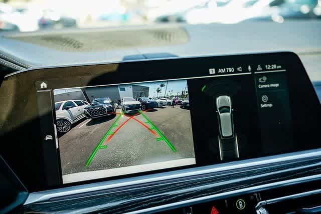 Thumbnail: 2021 BMW X7 - 25