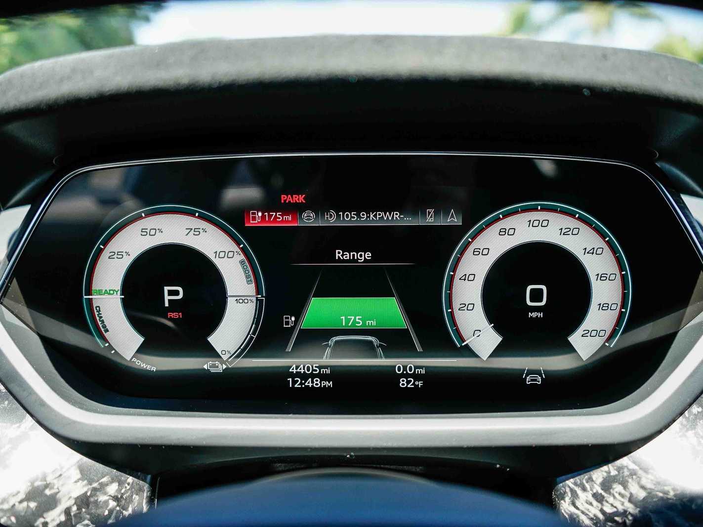 Thumbnail: 2025 Audi RS e-tron GT - 26