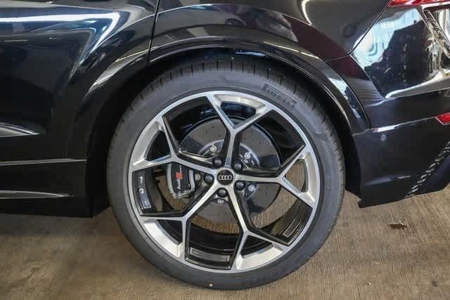 Thumbnail: 2025 Audi RS Q8 - 15