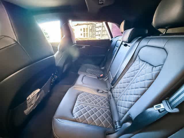 Thumbnail: 2026 Audi SQ8 - 18