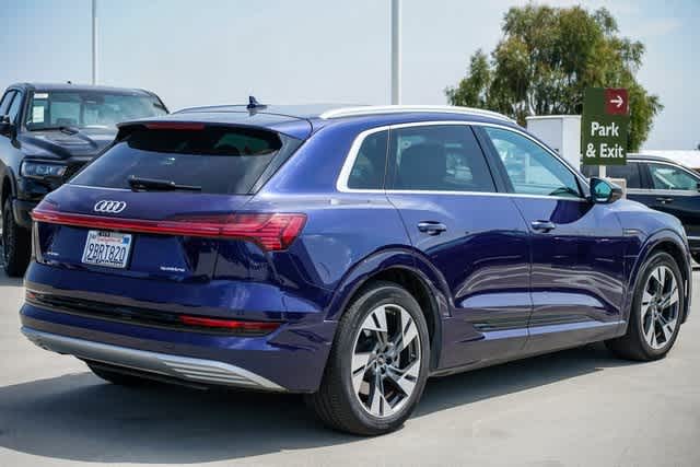 Thumbnail: 2022 Audi e-tron - 4