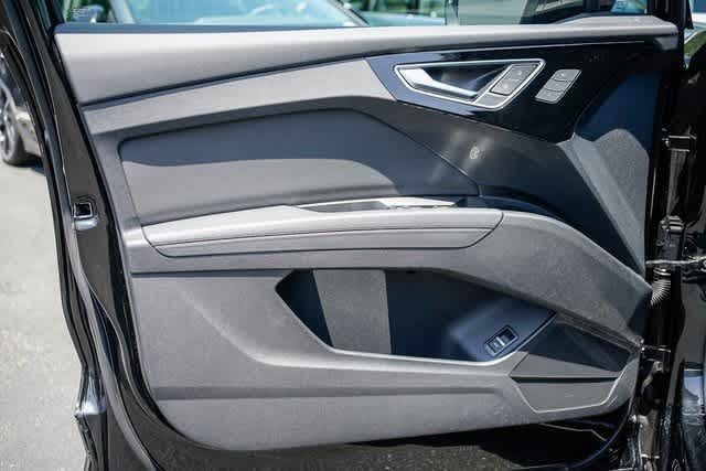 Thumbnail: 2023 Audi Q4 e-tron - 18