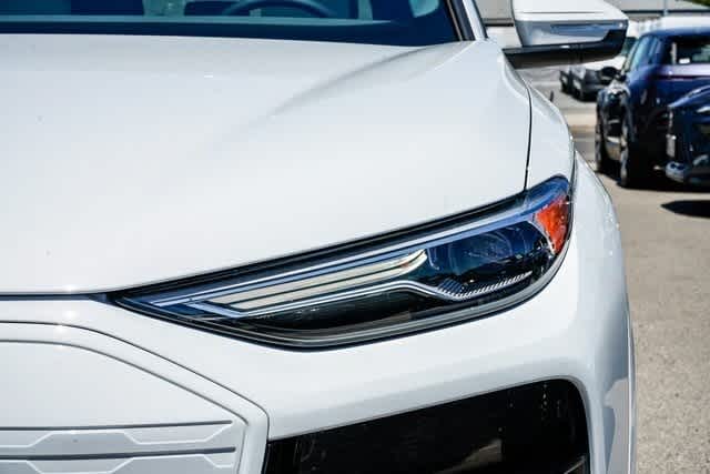 Thumbnail: 2025 Audi Q6 e-tron - 7