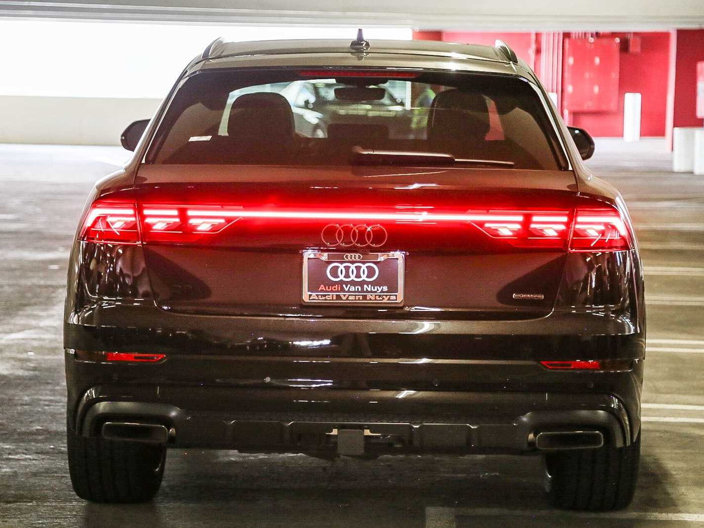 Thumbnail: 2026 Audi Q8 - 7