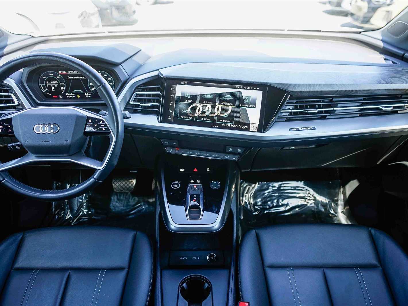 Thumbnail: 2024 Audi Q4 e-tron - 12