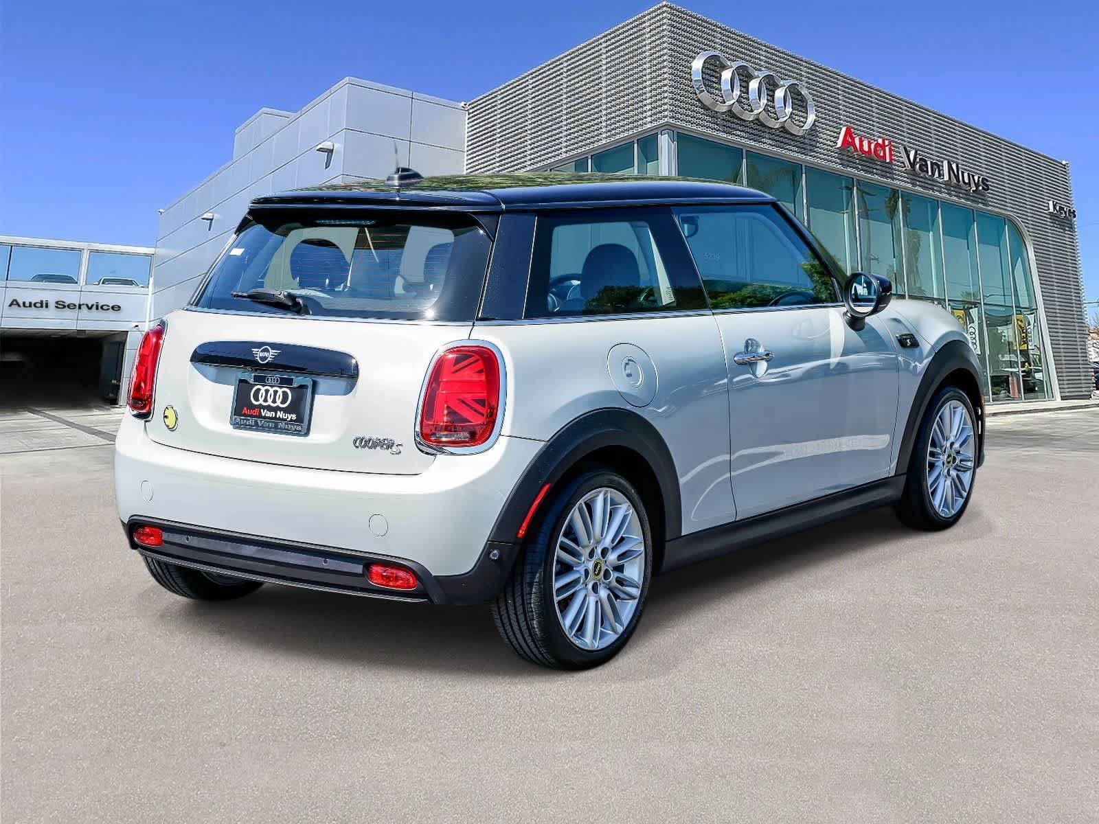 Thumbnail: 2023 MINI Cooper Hardtop - 4