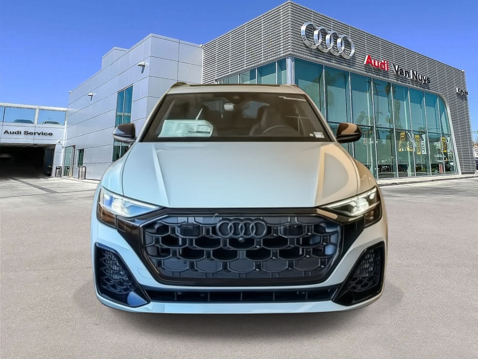 Thumbnail: 2026 Audi SQ8 - 2