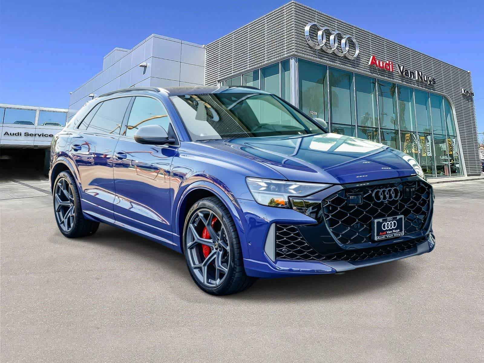 Thumbnail: 2025 Audi RS Q8 - 3