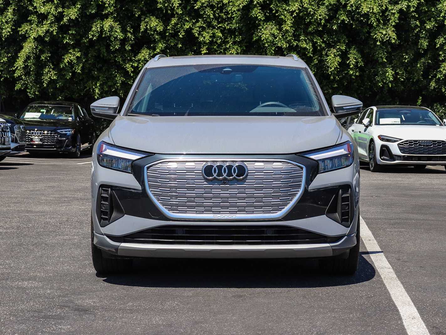 Thumbnail: 2023 Audi Q4 e-tron - 6