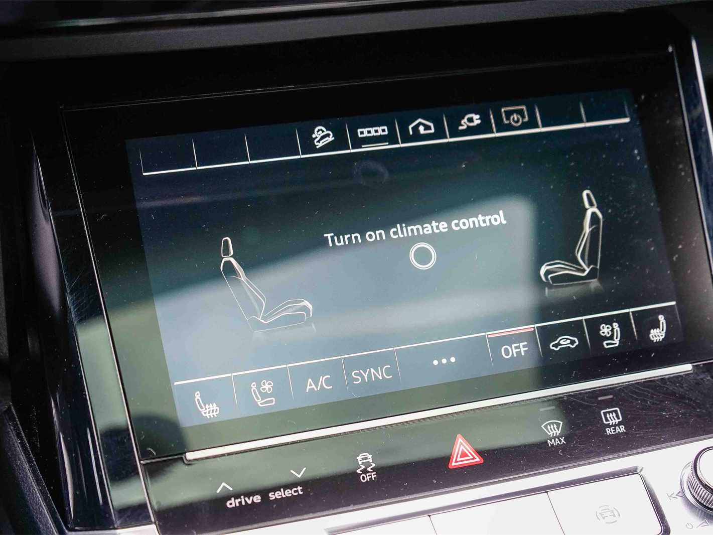 Thumbnail: 2024 Audi Q8 e-tron - 23