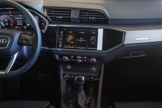 Thumbnail: 2025 Audi Q3 - 15