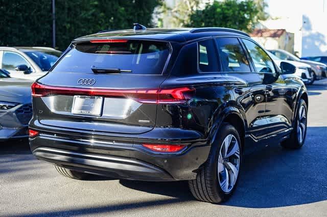 Thumbnail: 2025 Audi Q6 e-tron - 4