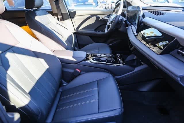 Thumbnail: 2025 Audi Q6 e-tron - 16