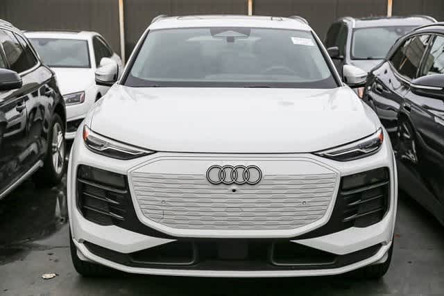 Thumbnail: 2025 Audi Q6 e-tron - 2