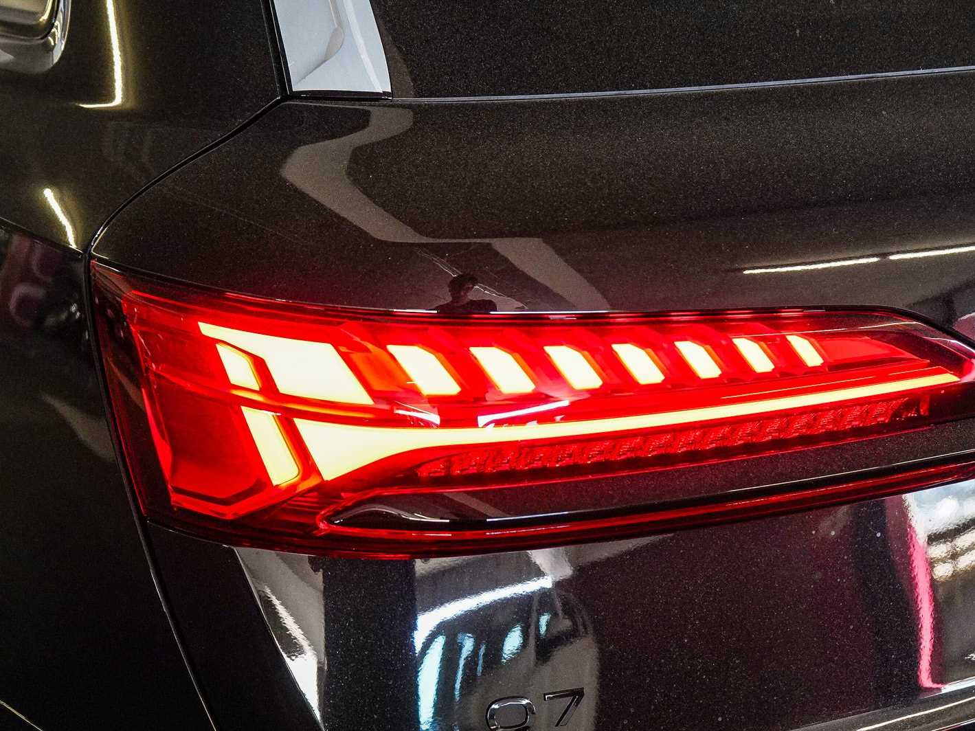 Thumbnail: 2026 Audi Q7 - 7