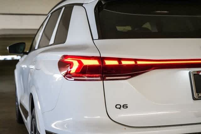 Thumbnail: 2025 Audi Q6 e-tron - 10