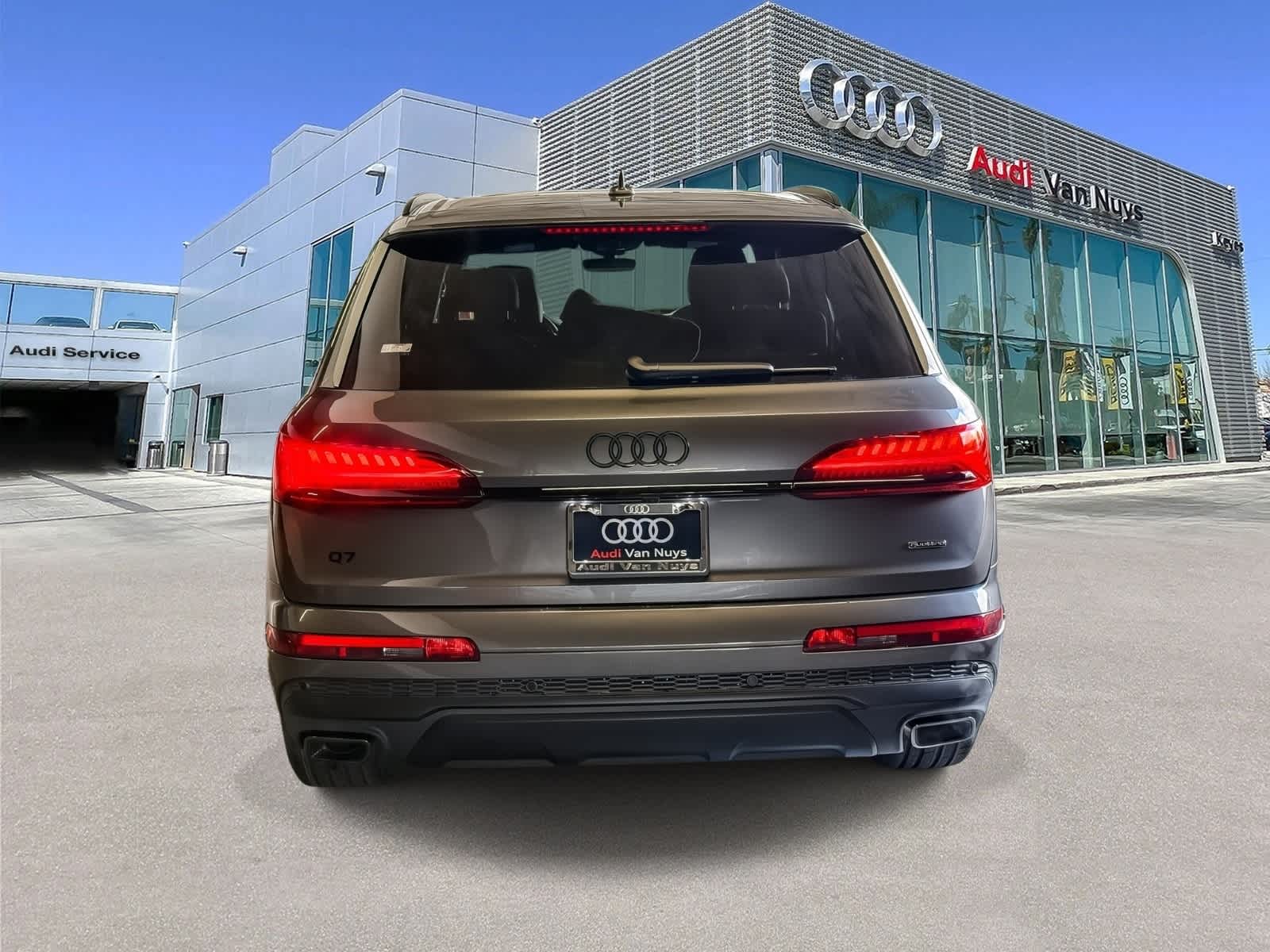 Thumbnail: 2026 Audi Q7 - 5