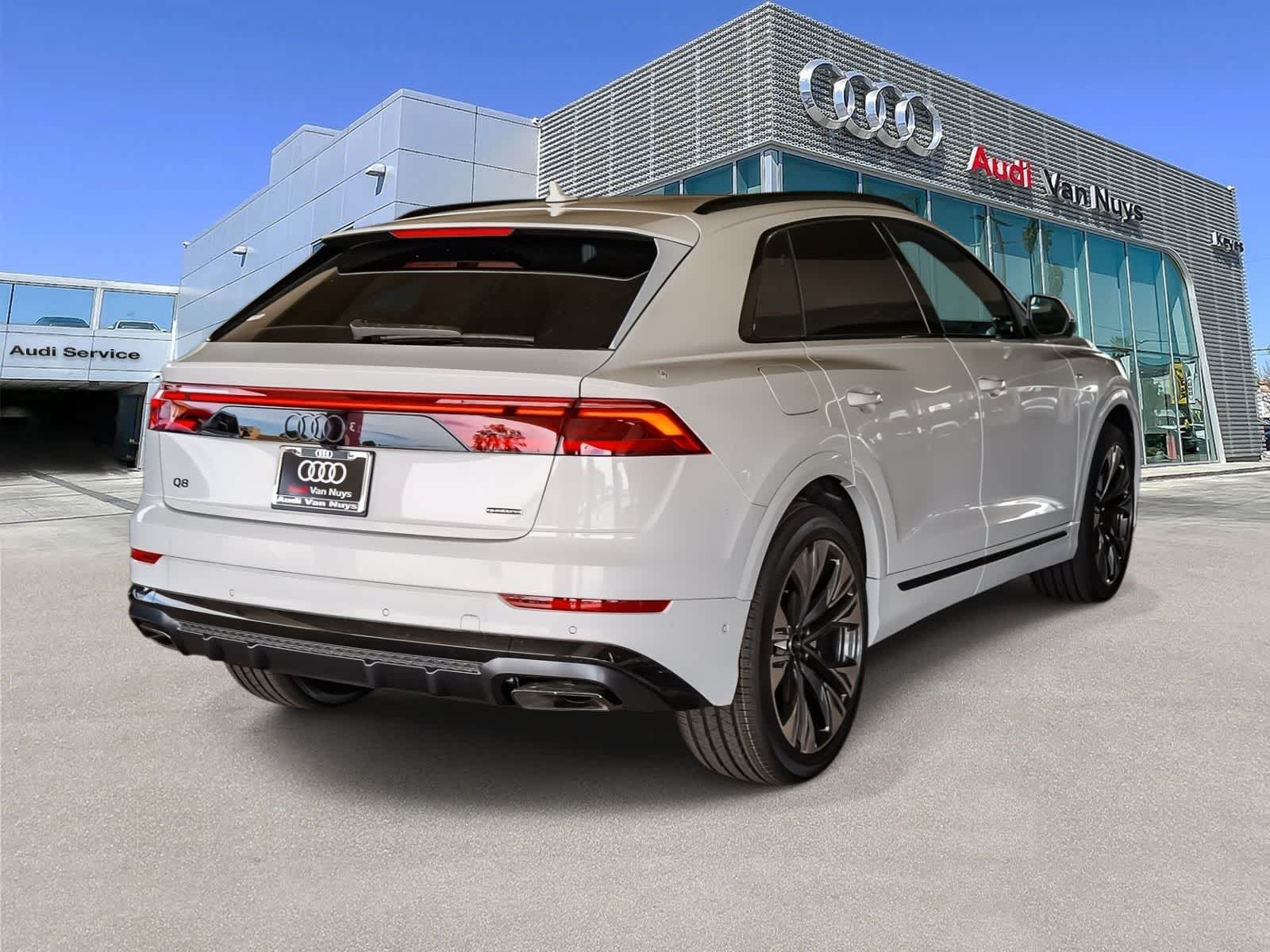 Thumbnail: 2026 Audi Q8 - 4