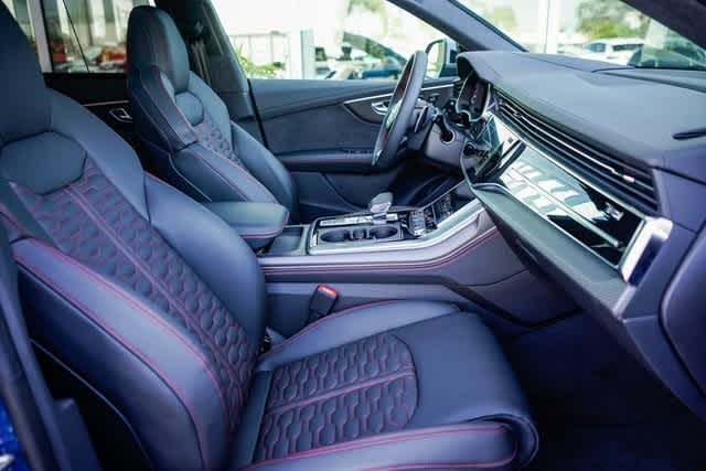 Thumbnail: 2025 Audi RS Q8 - 16