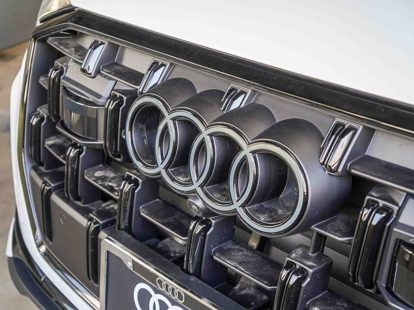 Thumbnail: 2026 Audi Q7 - 9