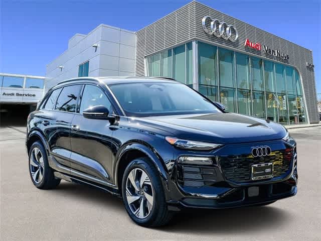 Thumbnail: 2025 Audi Q6 e-tron - 5