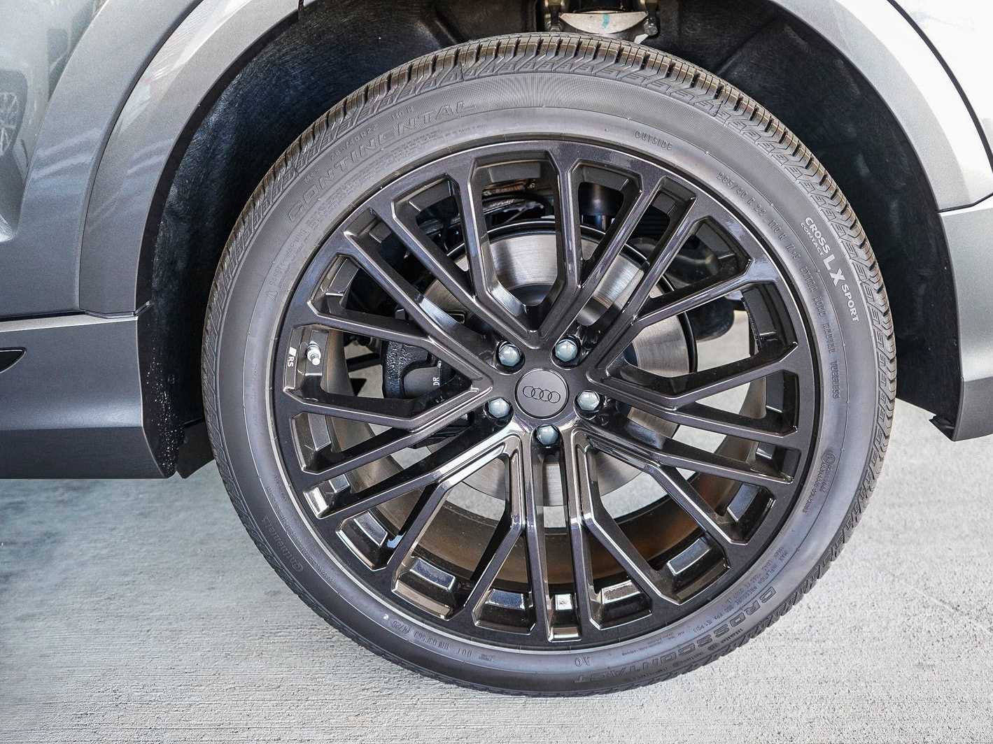 Thumbnail: 2026 Audi SQ8 - 8