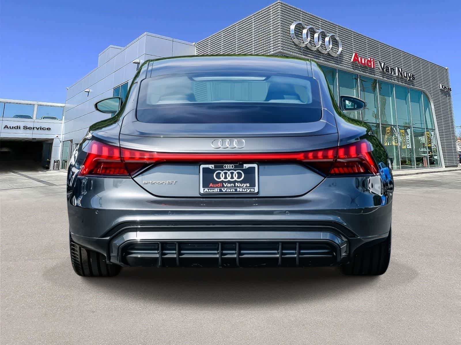 Thumbnail: 2022 Audi e-tron GT - 3