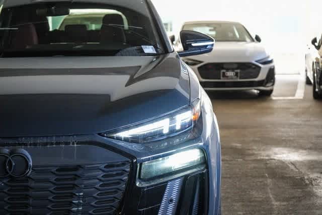 Thumbnail: 2025 Audi SQ6 e-tron - 6