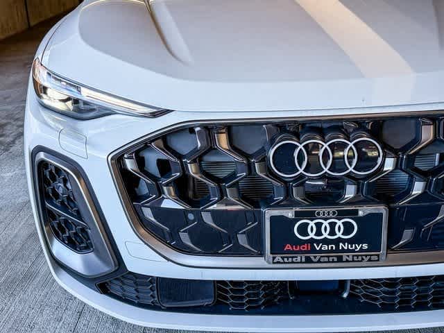 Thumbnail: 2025 Audi Q5 - 11