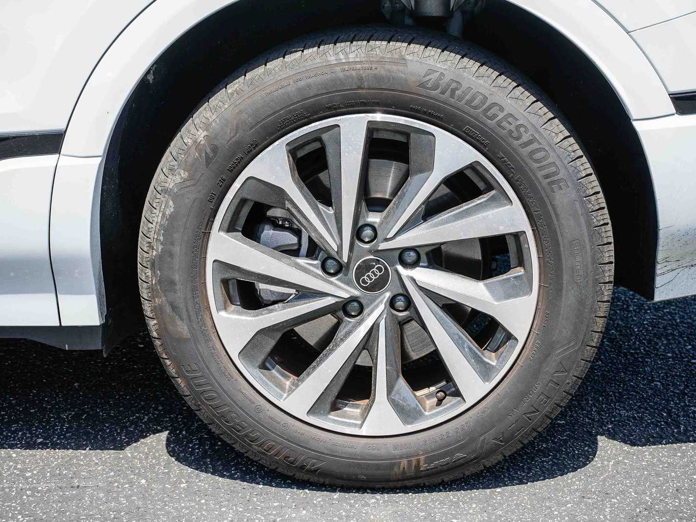 Thumbnail: 2025 Audi Q6 e-tron - 10