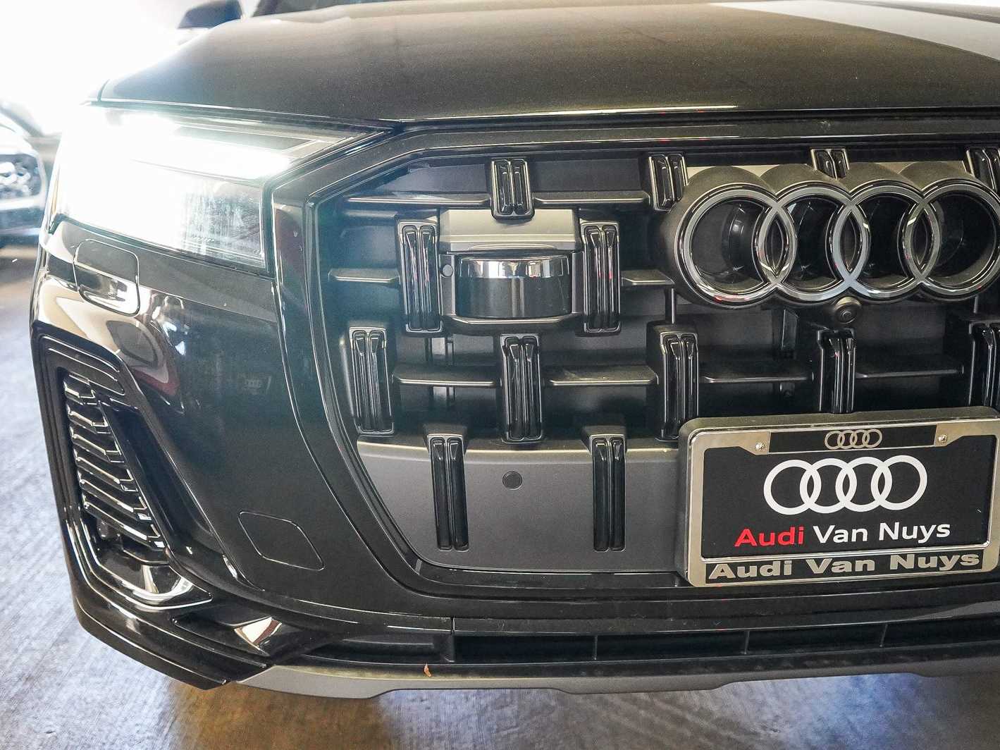 Thumbnail: 2026 Audi Q7 - 11