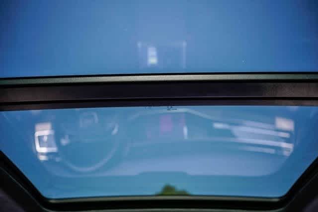 Thumbnail: 2025 Audi RS Q8 - 11