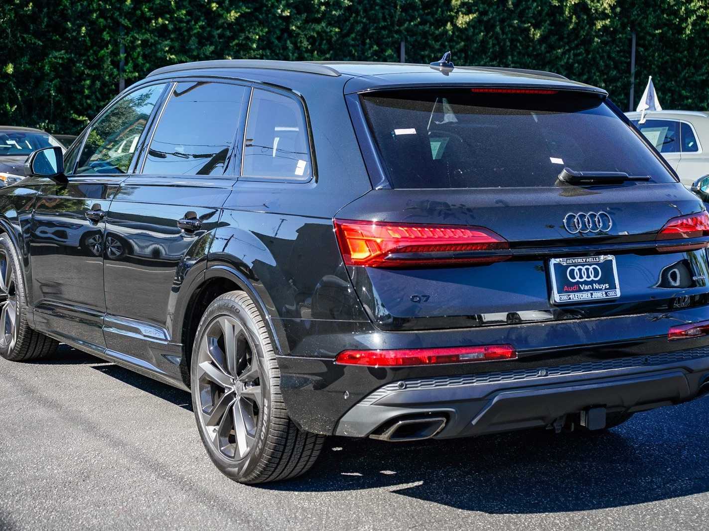 Thumbnail: 2026 Audi Q7 - 2