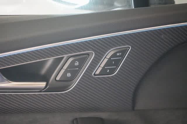 Thumbnail: 2025 Audi SQ7 - 33