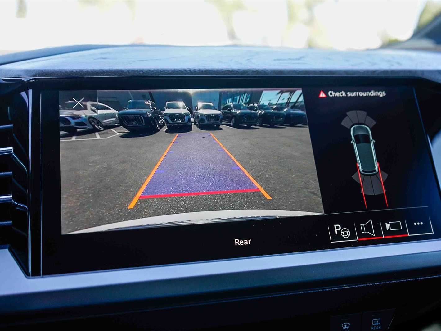 Thumbnail: 2024 Audi Q4 e-tron - 23