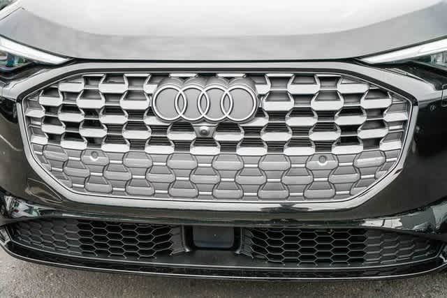 Thumbnail: 2025 Audi Q5 - 8